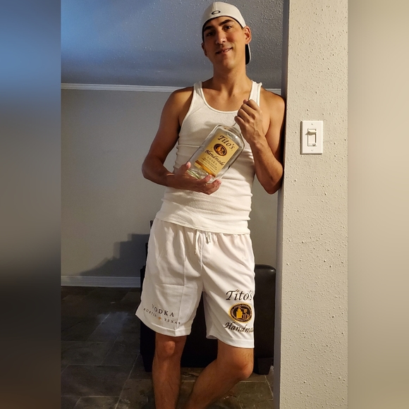 Men's Clothing - Picture 7 of 16